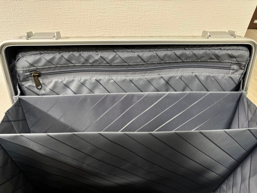 2025年7月購入】NEO KEEPR アルミ スーツケース 24L