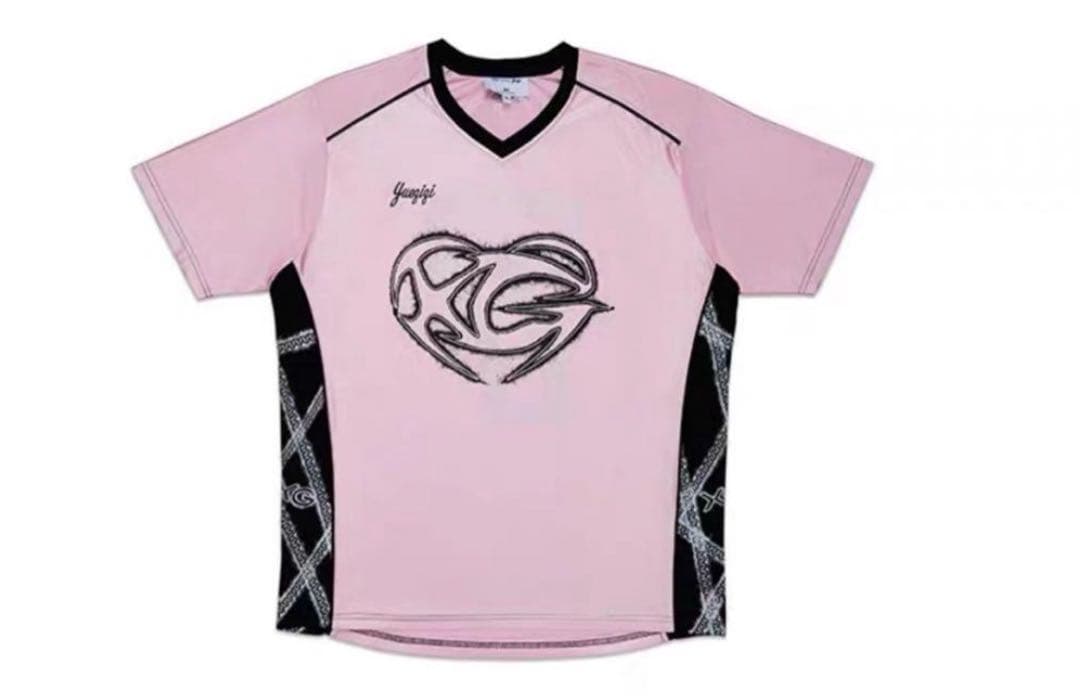 XG × YUEQI QI Football Oversized Teeタグなし XG × YUEQI QI