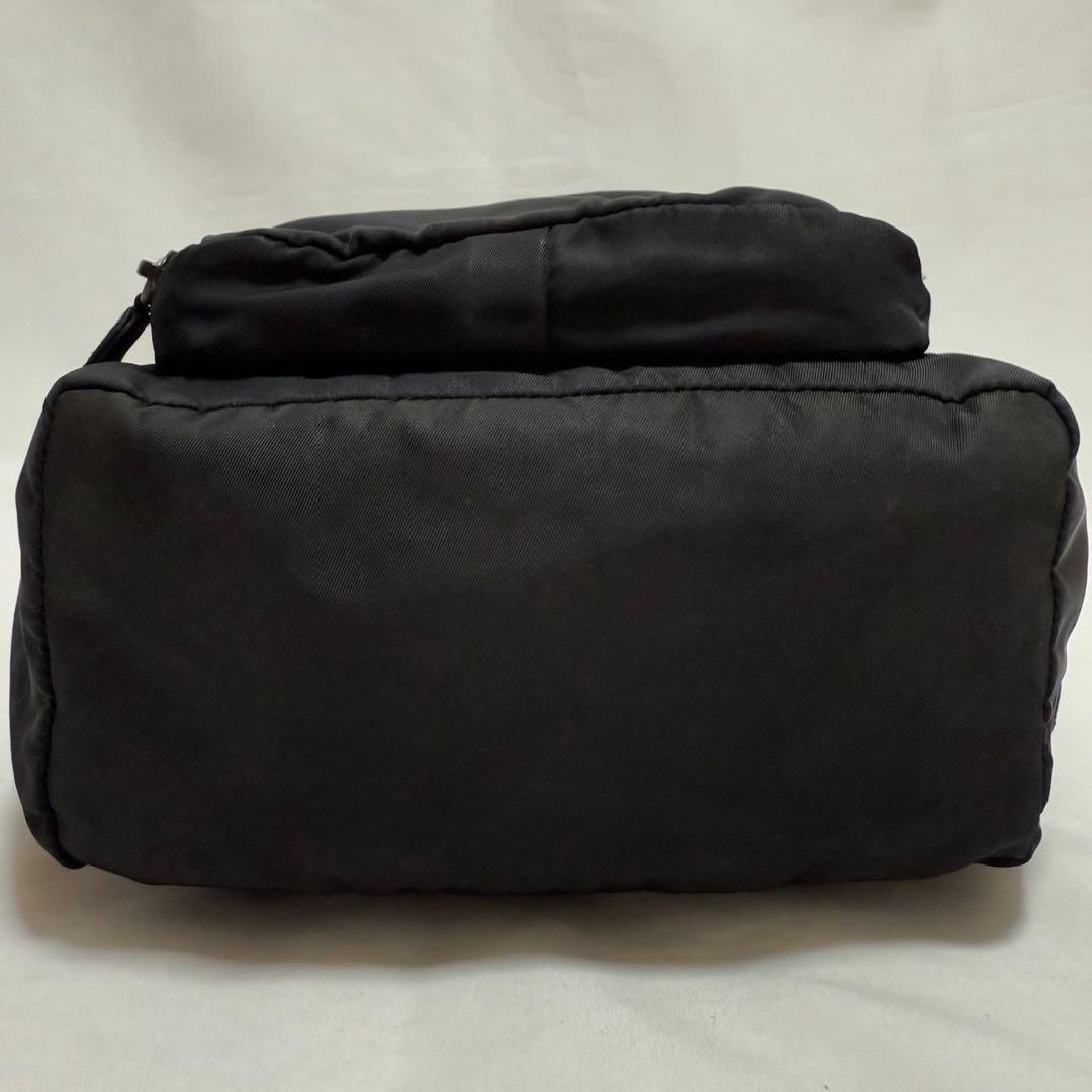 【美品】プラダ リュック バックパック 巾着バッグ ナイロン 三角プレート 黒