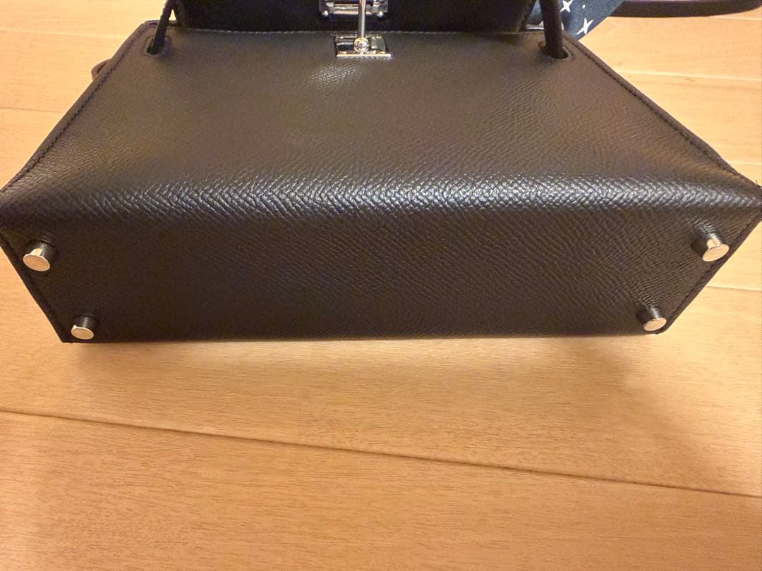 本革 斜めがけバッグ