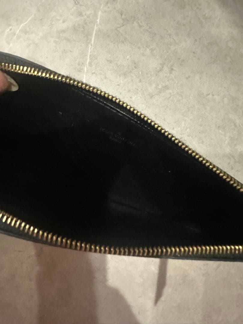 ぷー　ルイヴィトンポシェットフェリシー