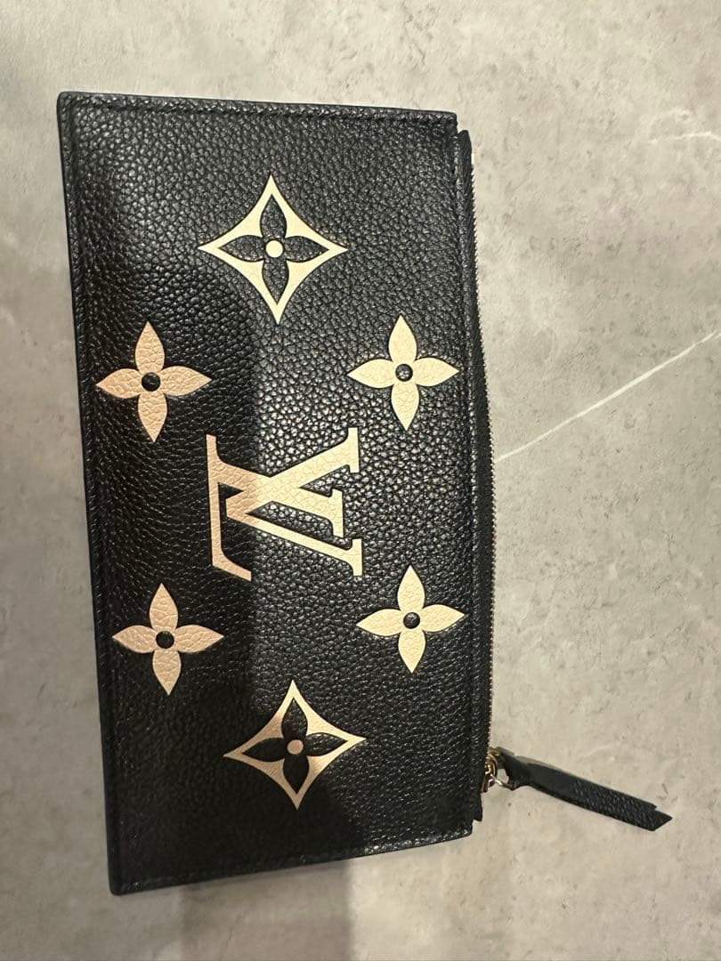 ぷー　ルイヴィトンポシェットフェリシー