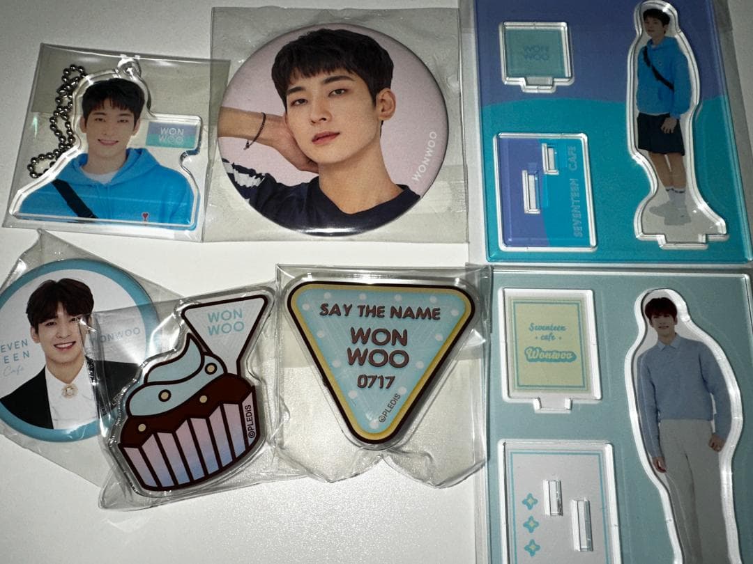 SEVENTEEN セブチ 缶バッジ アクスタ アクキー マグネット