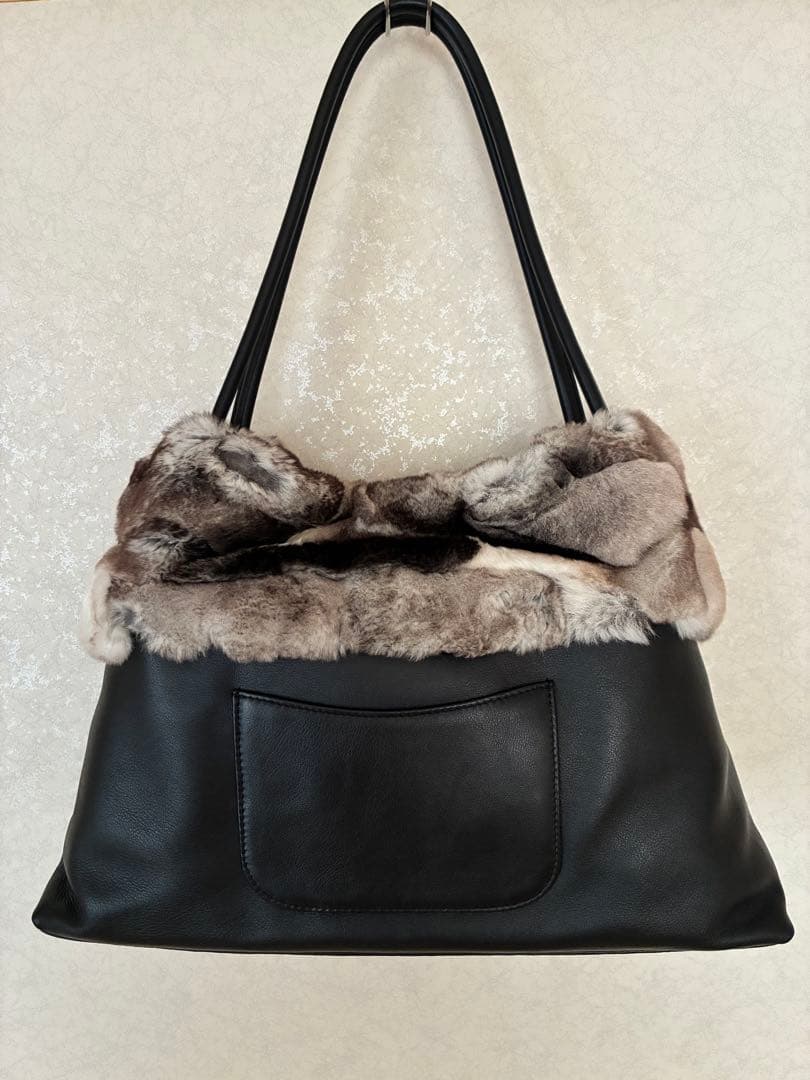 LANZETTI 軽くて肩掛けできるファーバッグ ☆手触りの良いファーです