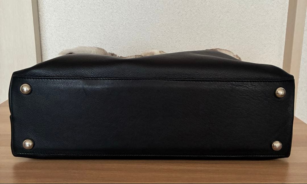 LANZETTI 軽くて肩掛けできるファーバッグ ☆手触りの良いファーです