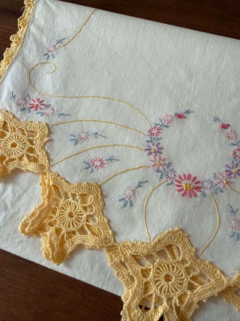 フランスアンティークஐ⋆*オレンジレースに優しい花柄刺繍クロスஐ