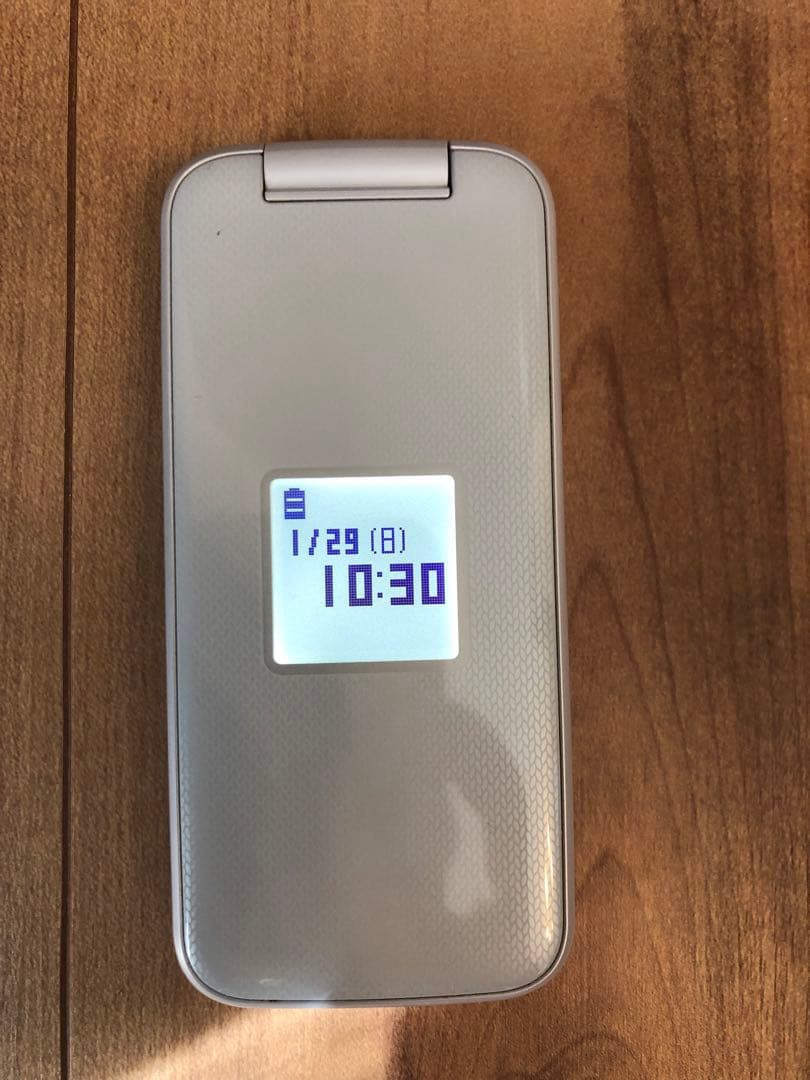 らくらくホン F-01M ホワイト docomo らくらくホン F-01M ホワイト