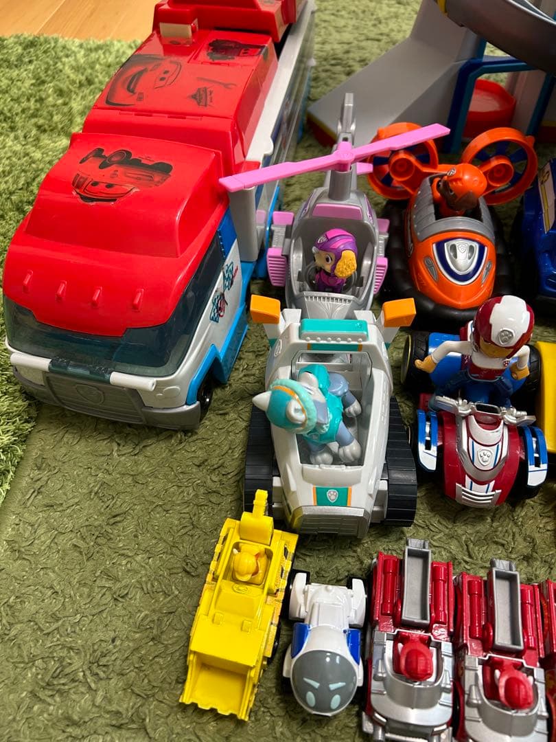 パウ・パトロール 基地と車両セット　バラ売り不可