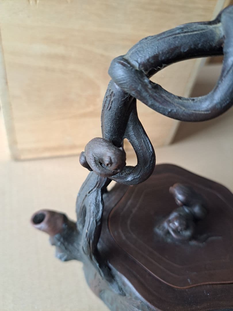 古い中国茶器 5匹の猿と切り株