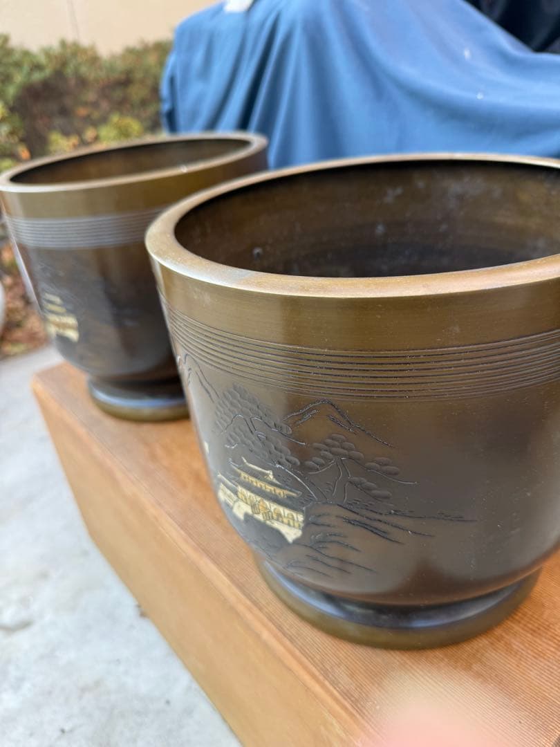 宣徳火鉢 山水画風 2個 箱入り 灰入り