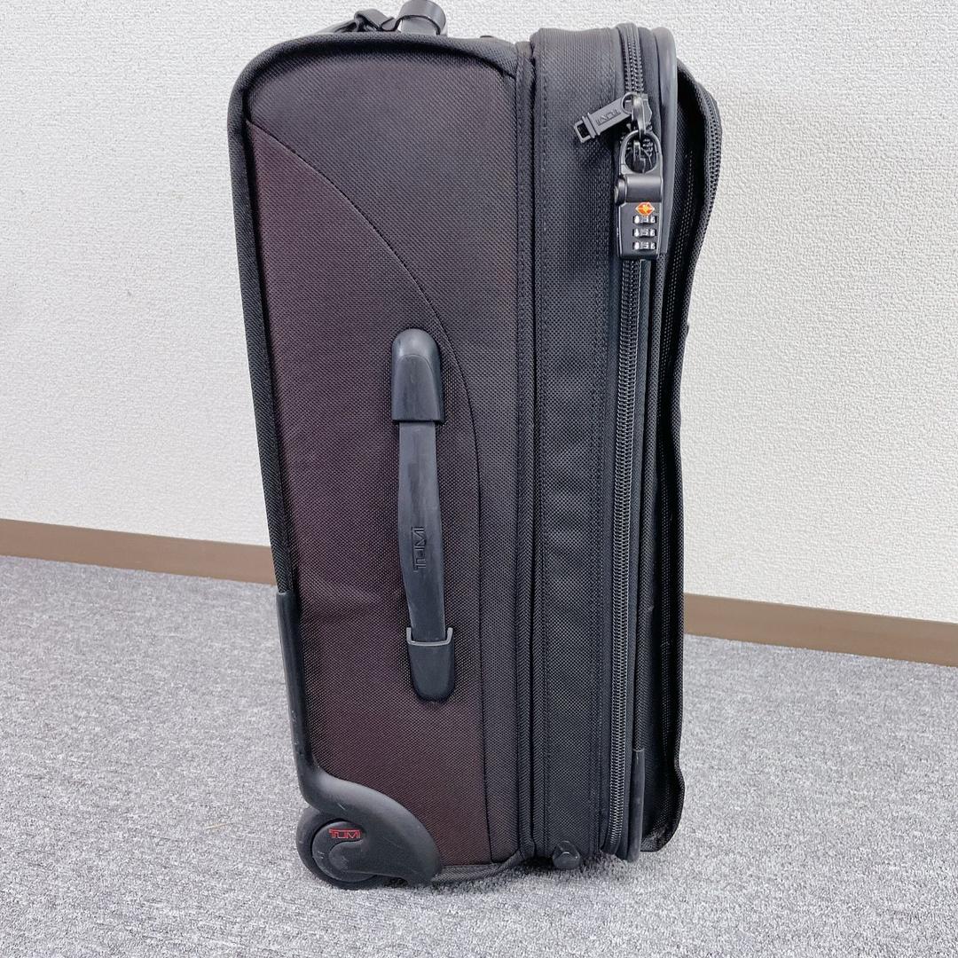 TUMI 22インチ キャリーケース ソフト 機内持ち込みサイズ 22