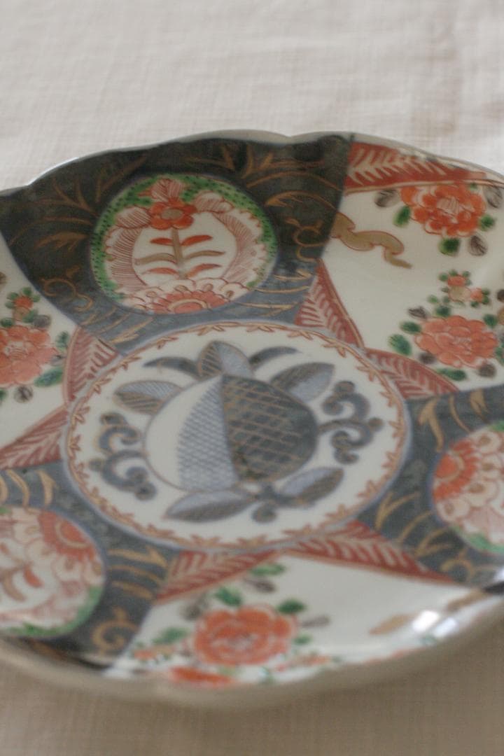 【古いものです】アンティーク　レトロ　器　食器　皿　骨董　色絵　大皿　中皿　小皿 アンティーク伊万里焼小皿 明治-大正時代の逸品