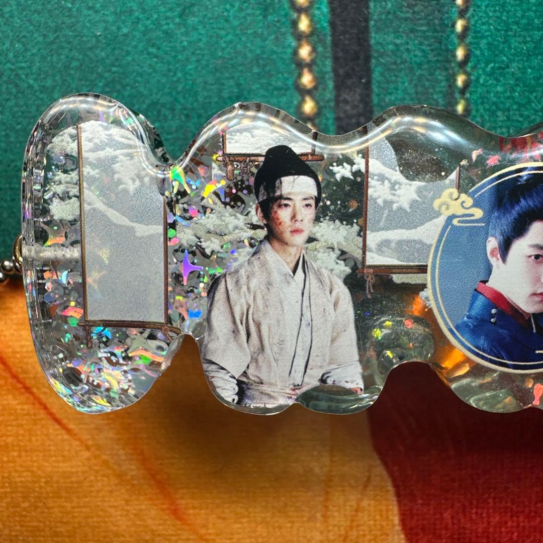 王一博 厚いレジン置物です&バッグチャームに&ナイトライトにもなります