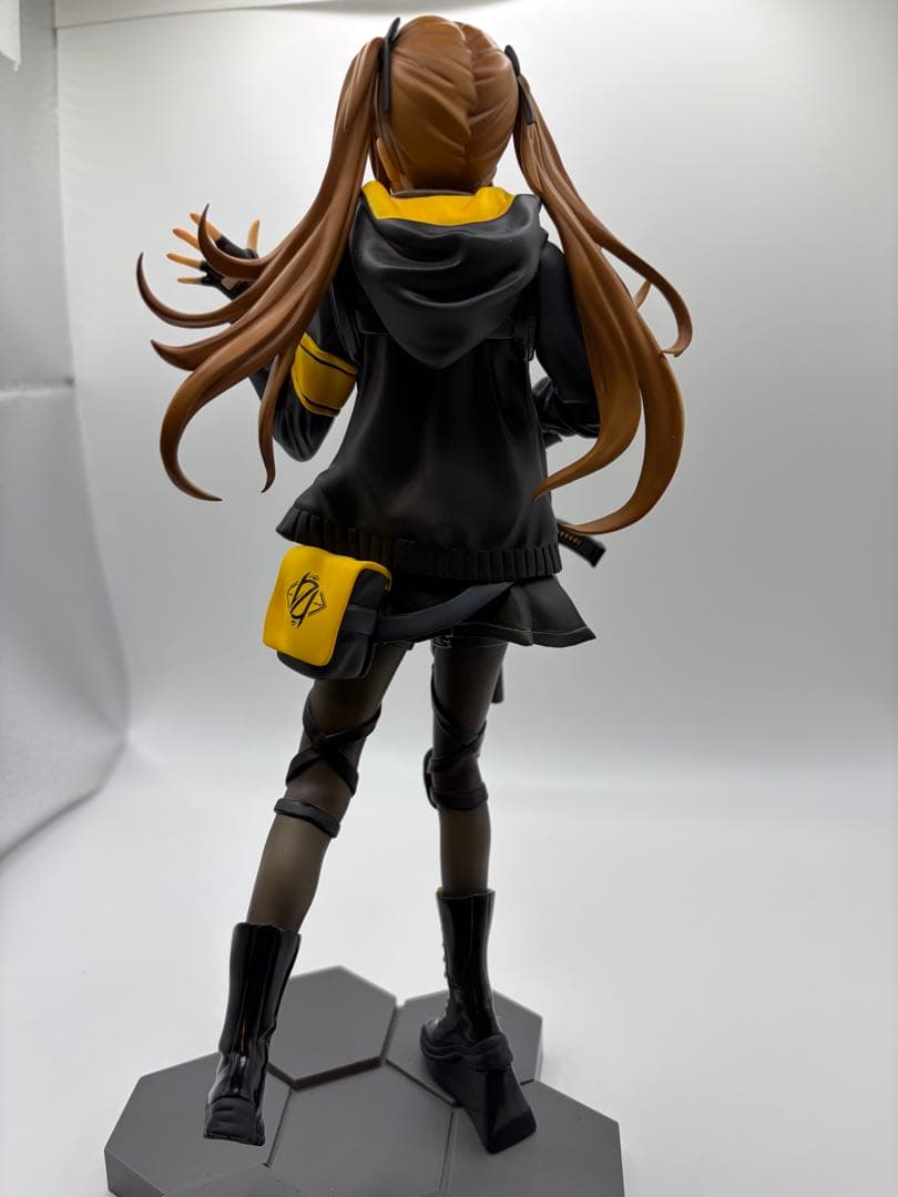 ファニーナイツ 1/7 ドールズフロントライン UMP9