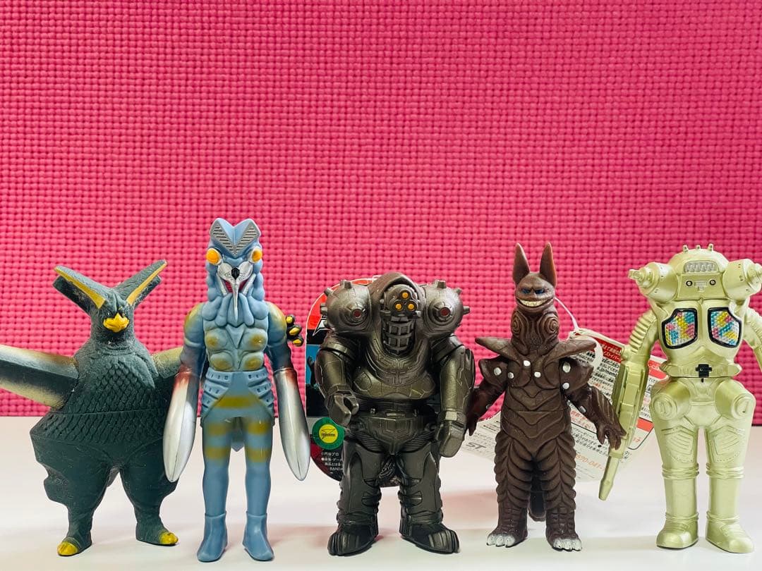 ❁在庫一掃SALE❁ 怪獣シリーズ61体＋おまけ1体付き ソフビ まとめ