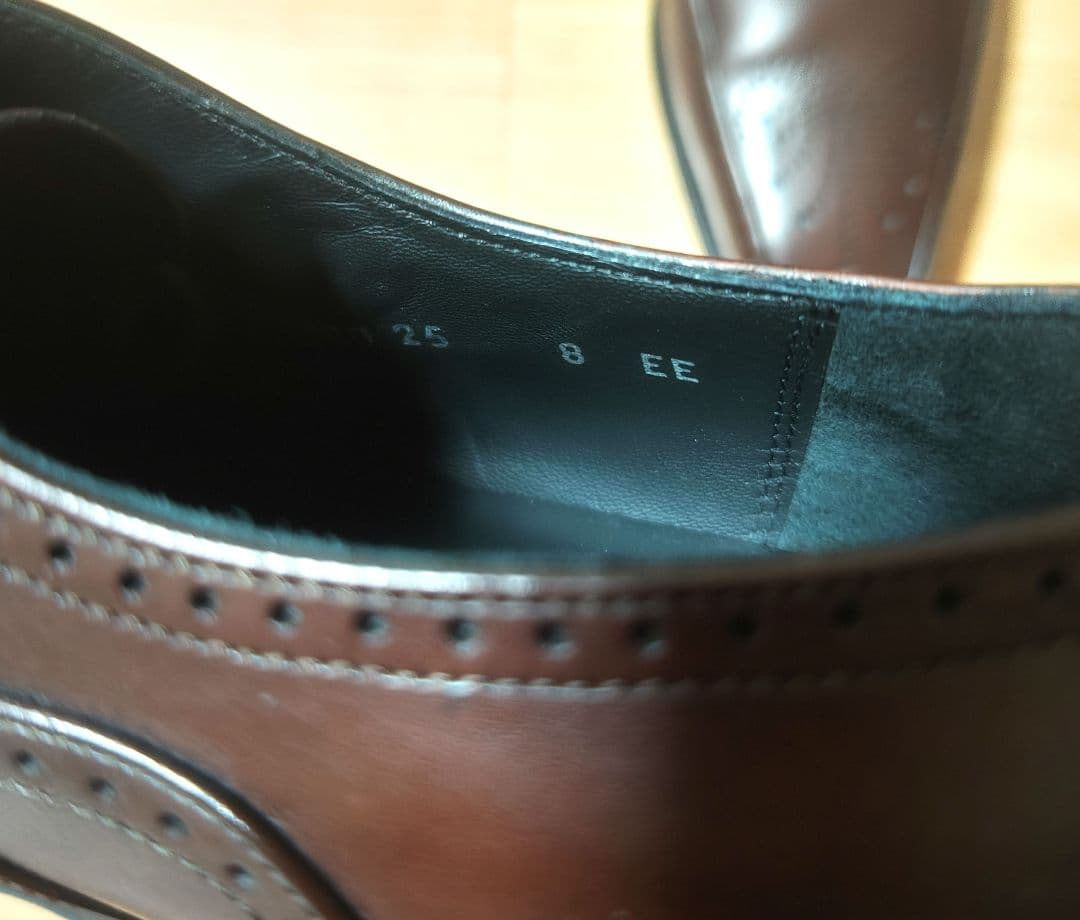 12/26まで値下げ　【未使用】 フェラガモ　8EE(26〜26.5cm相当)