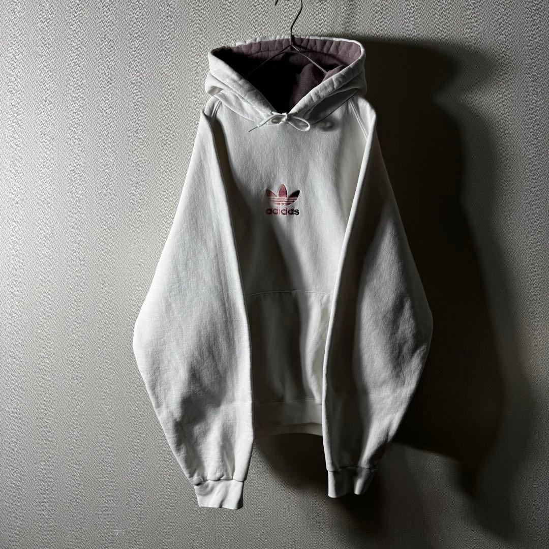 カ*ト様 超肉厚‼️おすすめ‼️90s old adidas センターロゴ 刺繍