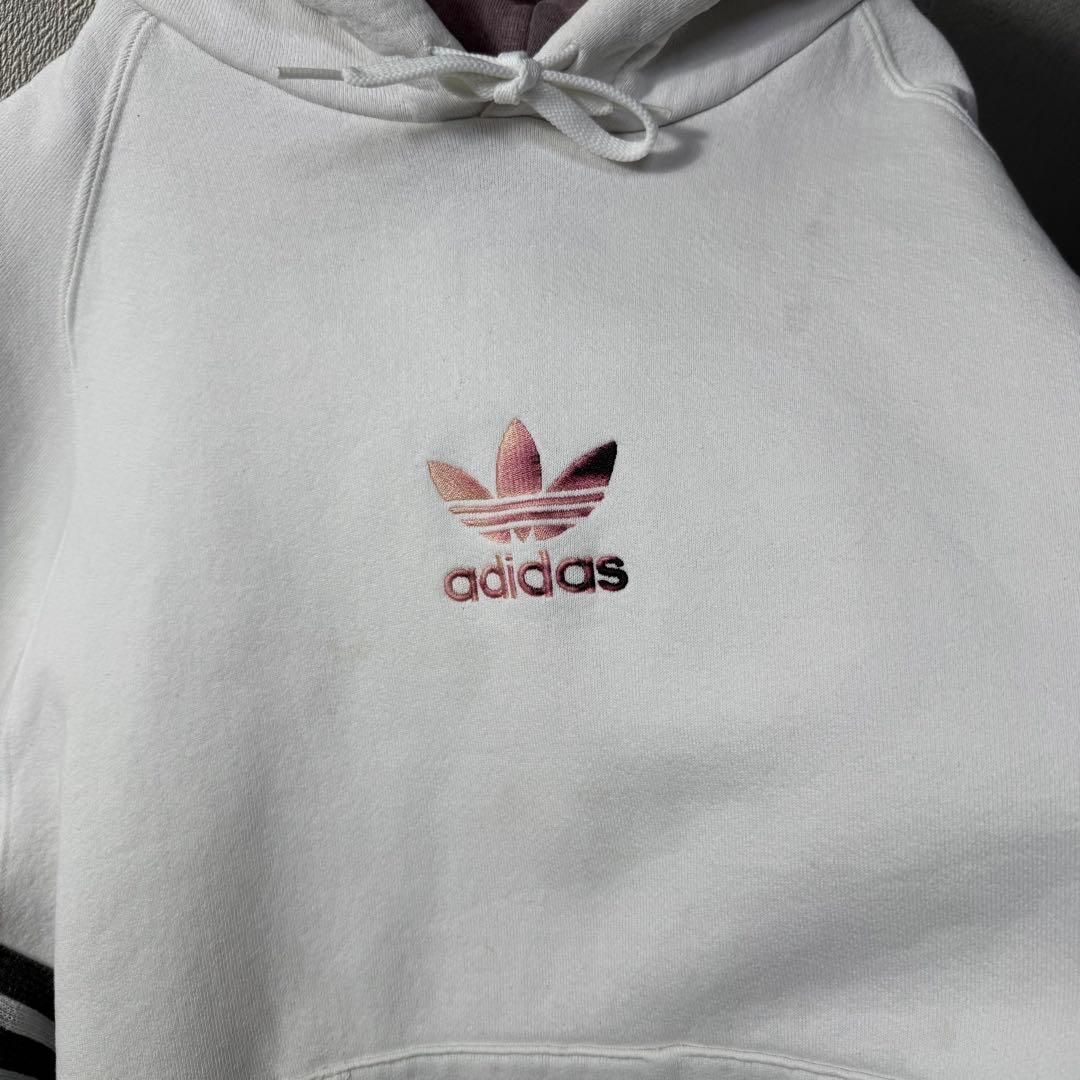 カ*ト様 超肉厚‼️おすすめ‼️90s old adidas センターロゴ 刺繍