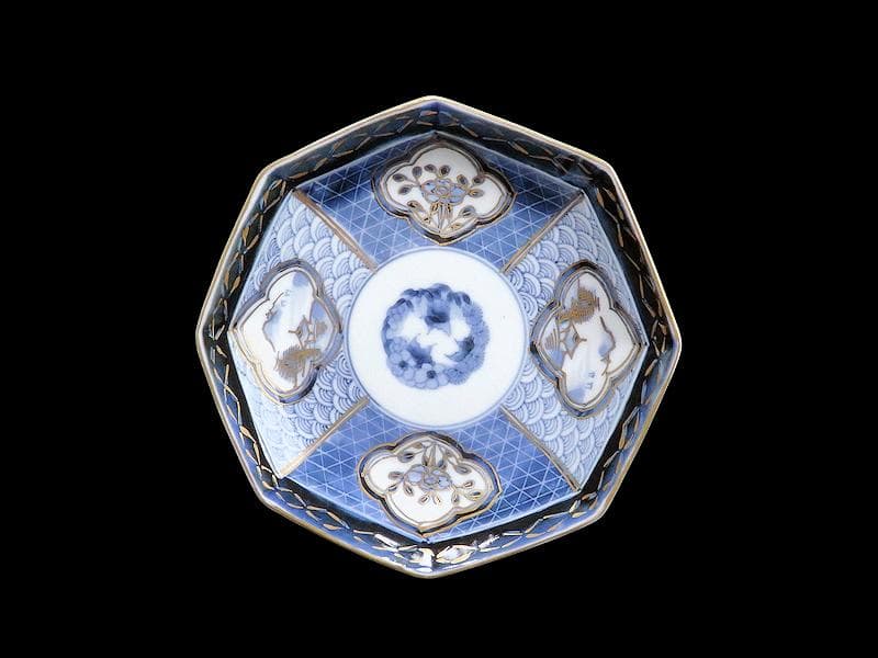 古伊万里 青海波に墨弾籠目紋 楼閣山水に花の図 八角皿2枚F205AS-fbud