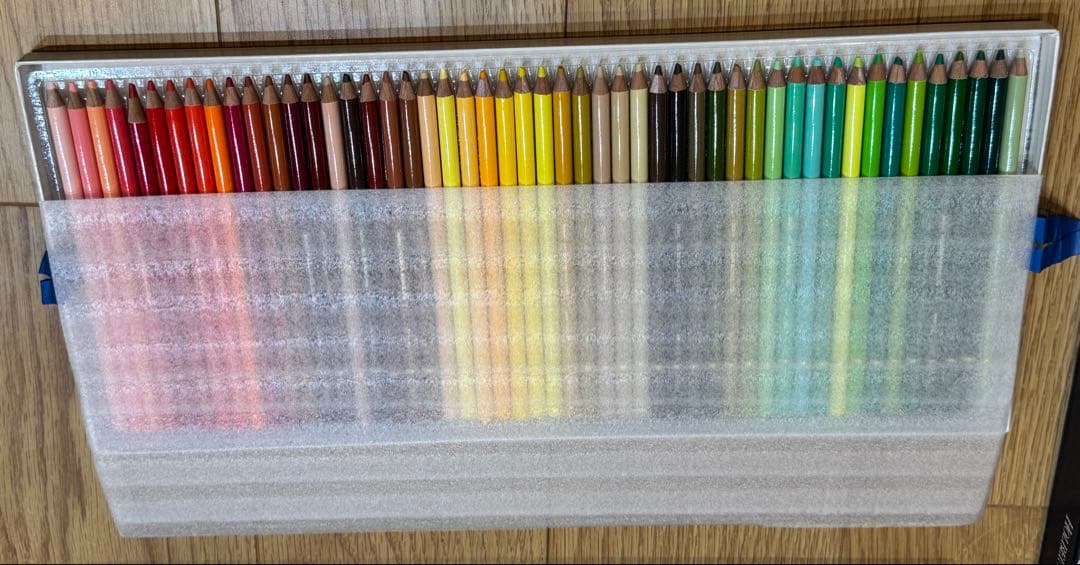 ホルベイン　アーチスト色鉛筆100色(紙箱)