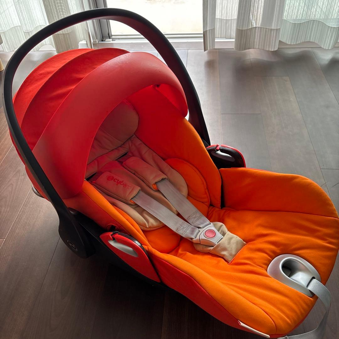 オレンジ ベビーシート 5点式ハーネス付き