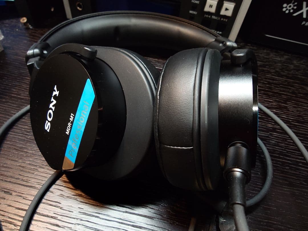 SONY MDR-M1 モニターヘッドホン Amazon.co.jp: Sony MDR-M1プロフェッショナルリファレンスクローズド