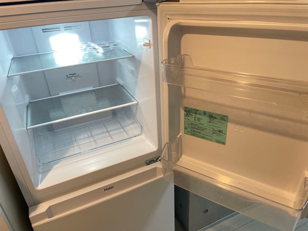 【送料込み】Haier 冷蔵庫　121L 2ドア　ファン式　ホワイト【右開き】