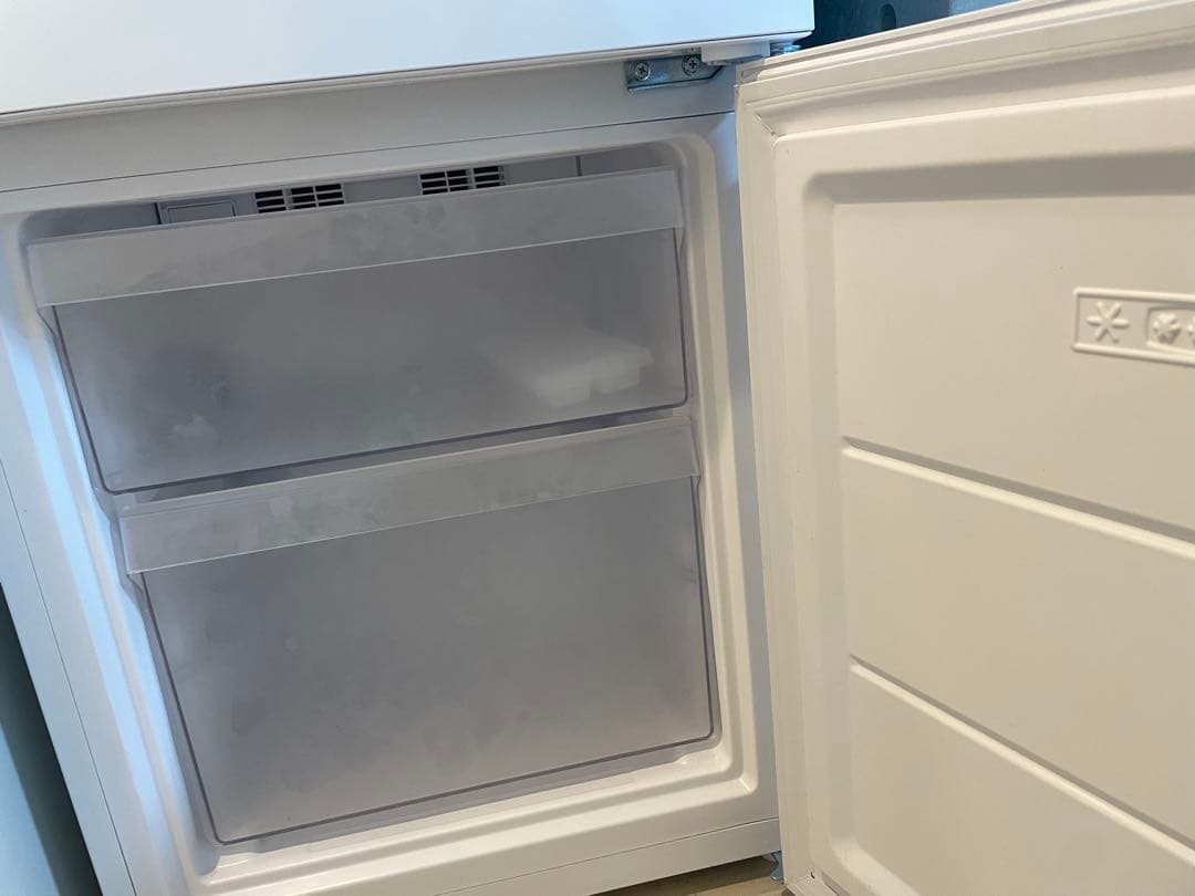 【送料込み】Haier 冷蔵庫　121L 2ドア　ファン式　ホワイト【右開き】