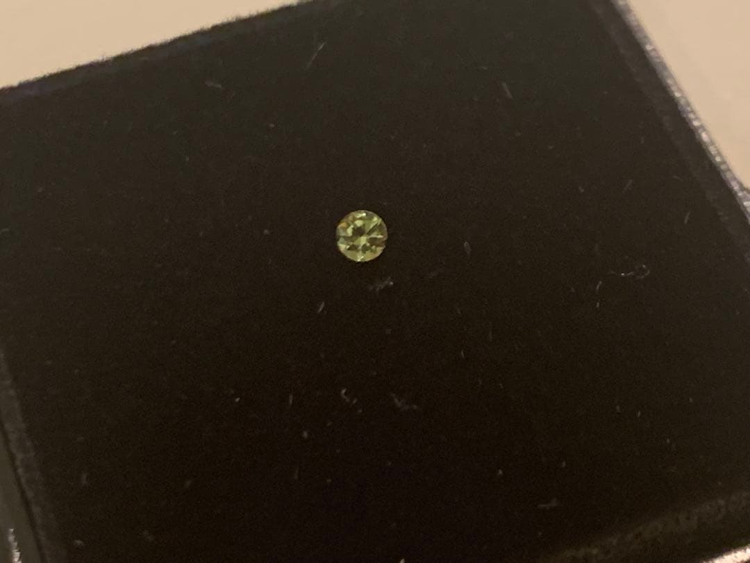 パラサイト・ペリドット　ルース　0.056ct 　最終値下げ