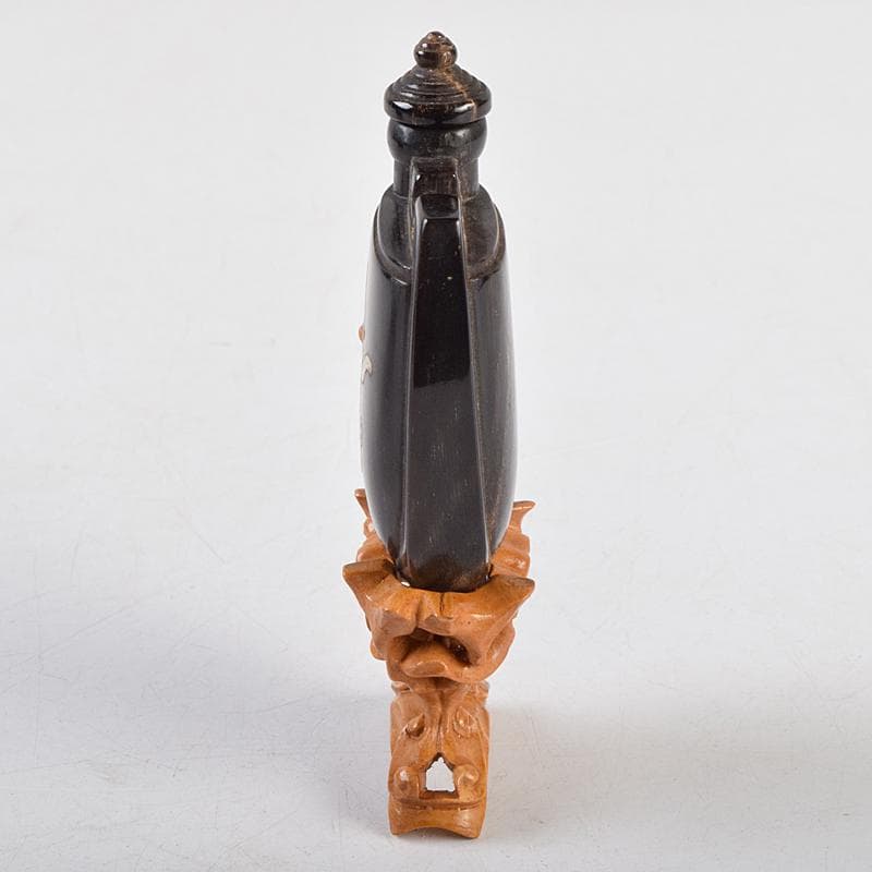 中国 牛角製 玉石螺鈿装飾 漢詩刻 鼻煙壷 木製台付 M 9430