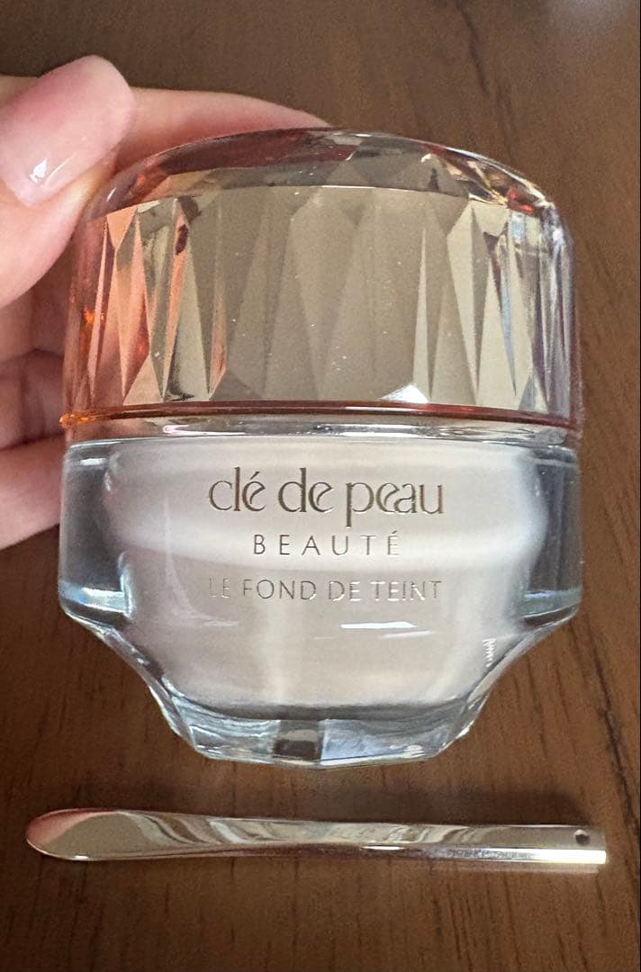 clé de peau クレド　ル・フォンドゥタンｎ　オークル10