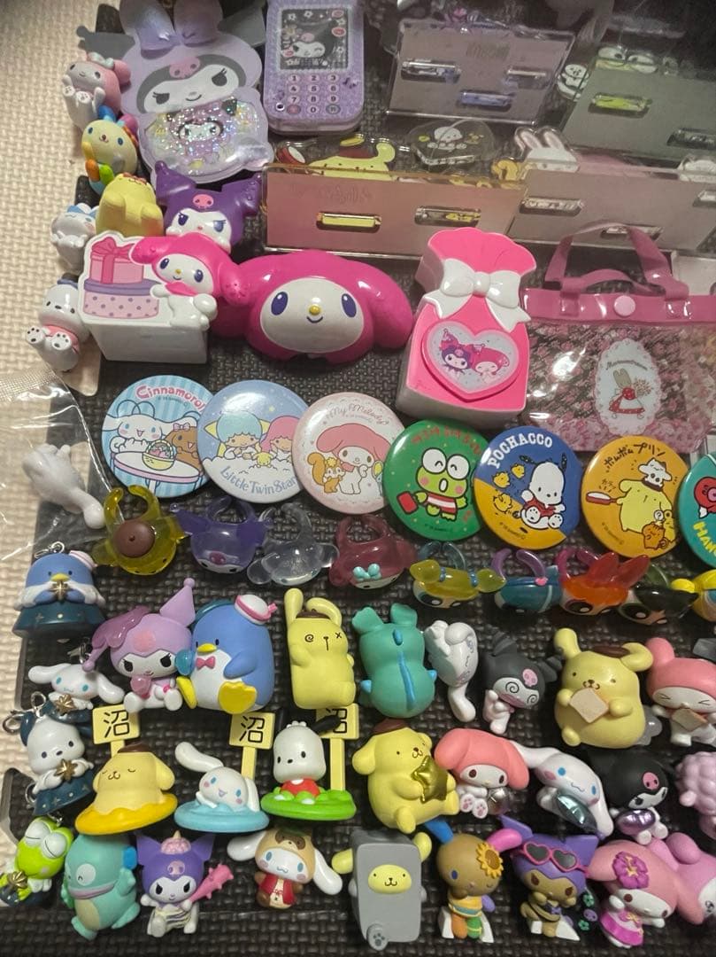 サンリオ ガチャガチャ フィギュア ぬいぐるみ キーホルダー