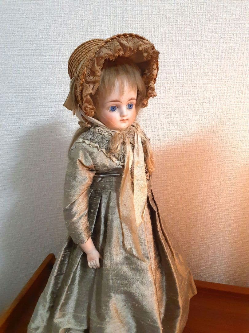 アンティークビスクドール クローズドマウスドール ケスト