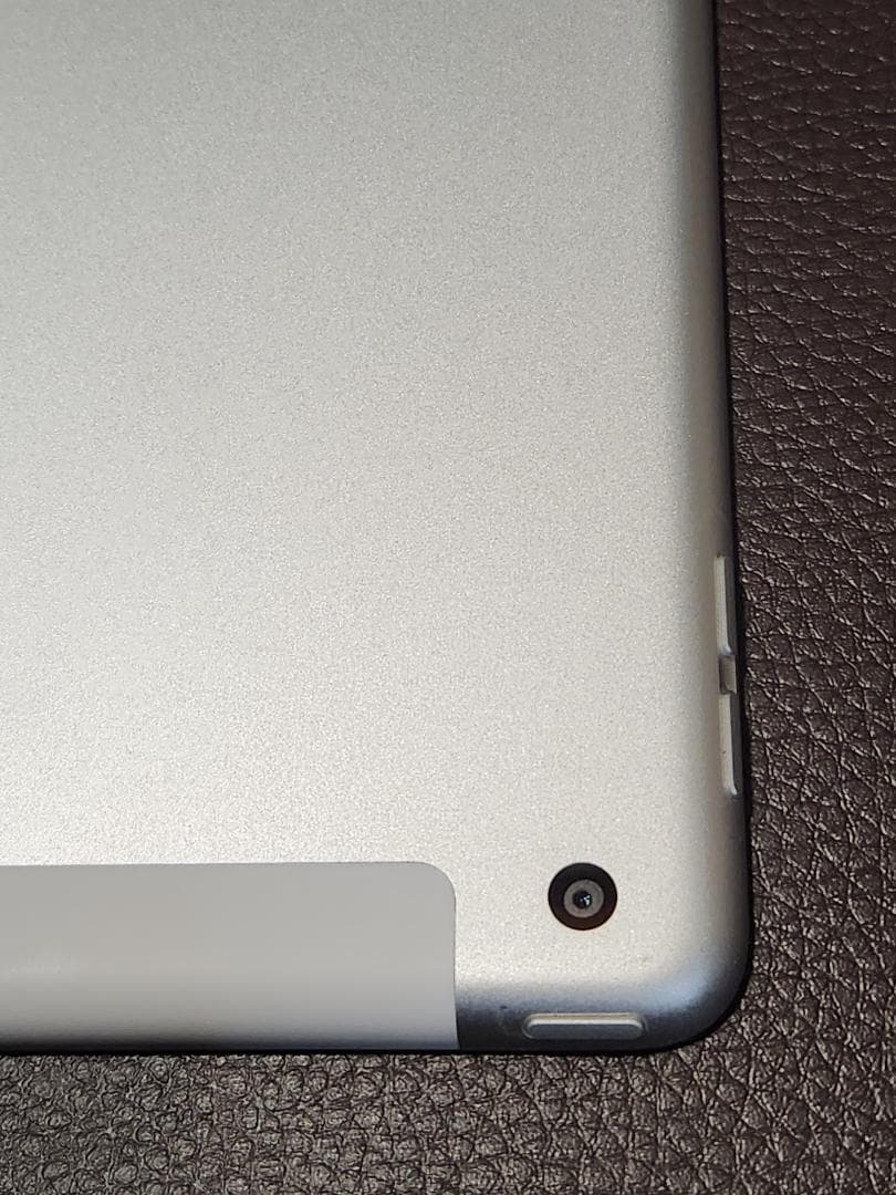 iPad 第8世代 32GB WI-fi+Cellularモデル シルバー - メルカリ