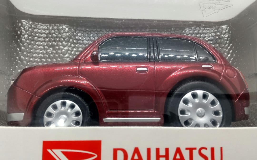 ダイハツ　ミラジーノ　赤　プルバックカー　？？