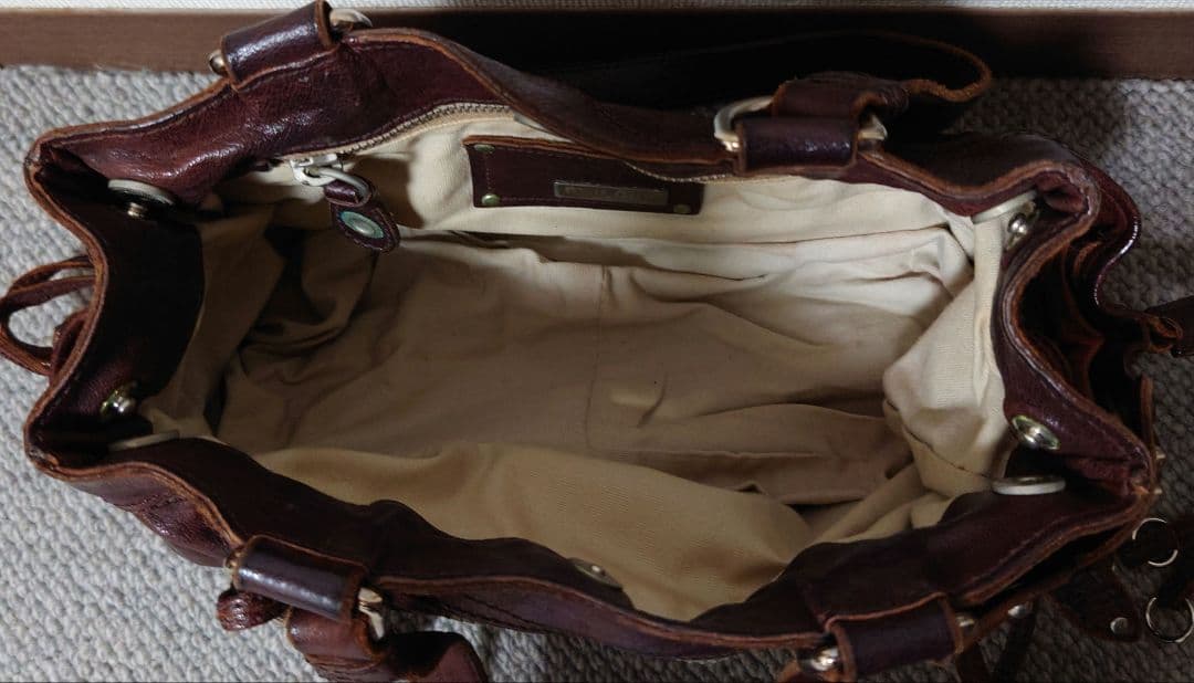 レア品☆miu miu☆ブラウンレザー ショルダーバッグ　フラワーチャーム