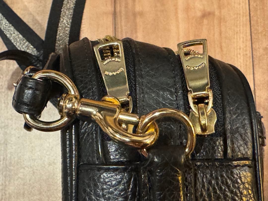 正規品 COACH (コーチ) レザーショルダーバッグ ブラック ゴールド