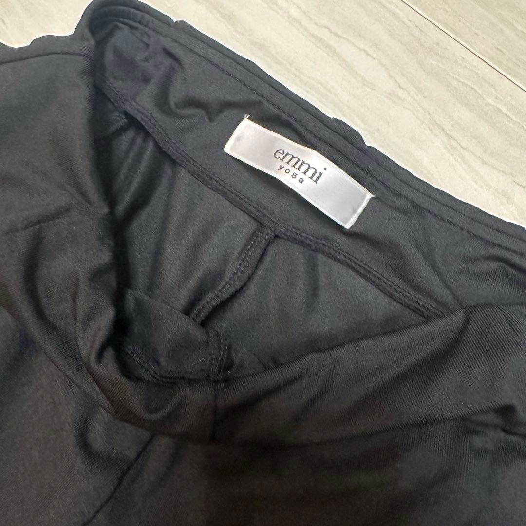 未使用品　emmi 水着　3点セット　ブラック