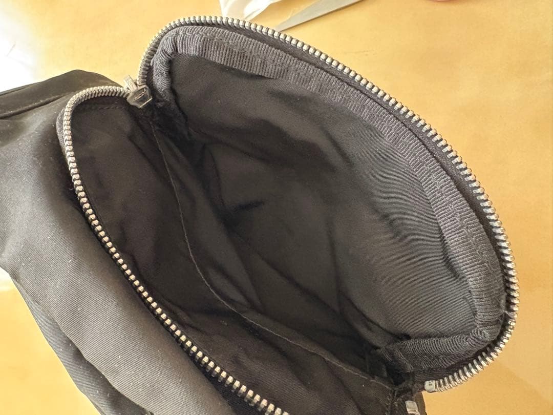 PRADA プラダ ショルダーバッグ ワンショルダー 三角ロゴ 斜め掛け