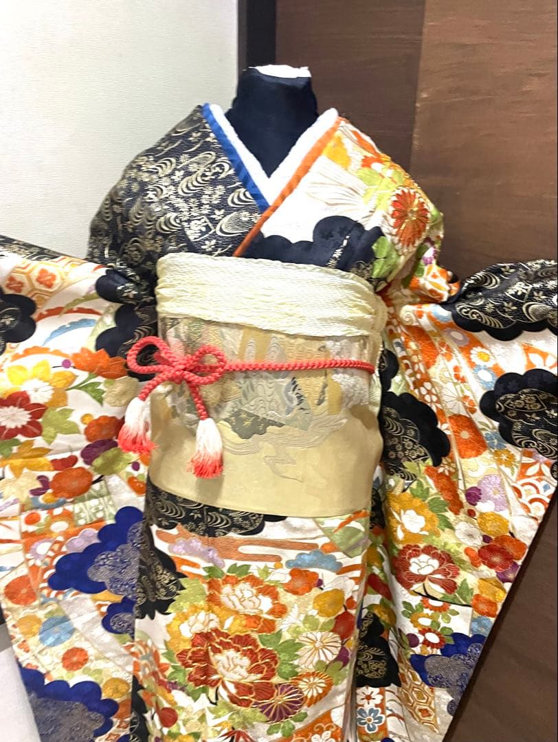 振袖フルセット6点M〜Lサイズ駒刺繍 雲取り金箔 正絹 売り切り