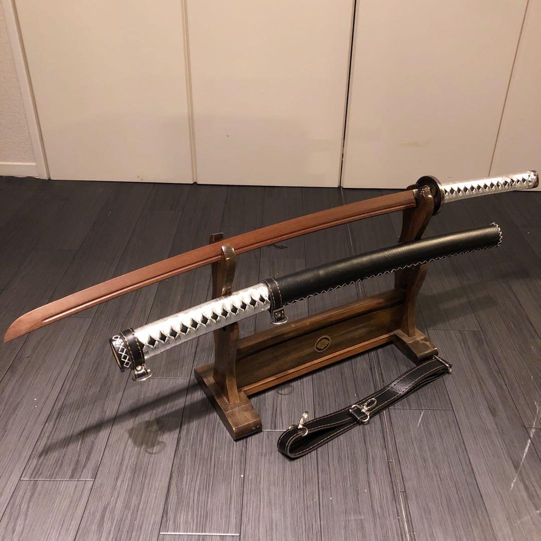 希少品　高級模造刀　ローズウッド　木刀　鞘付き木刀　拵え　高級居合刀　銀拵え