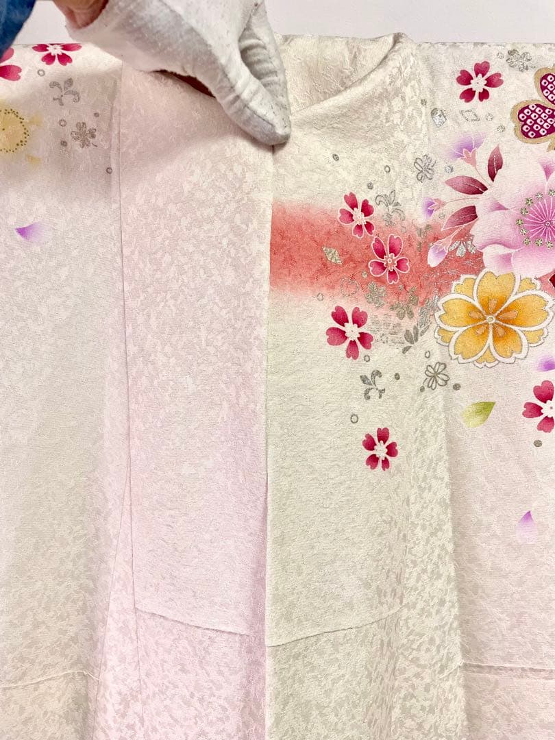 振袖］正絹 やわらかい白 生成り 桜 牡丹 蝶 箔 成人式 ママ振り 振り袖