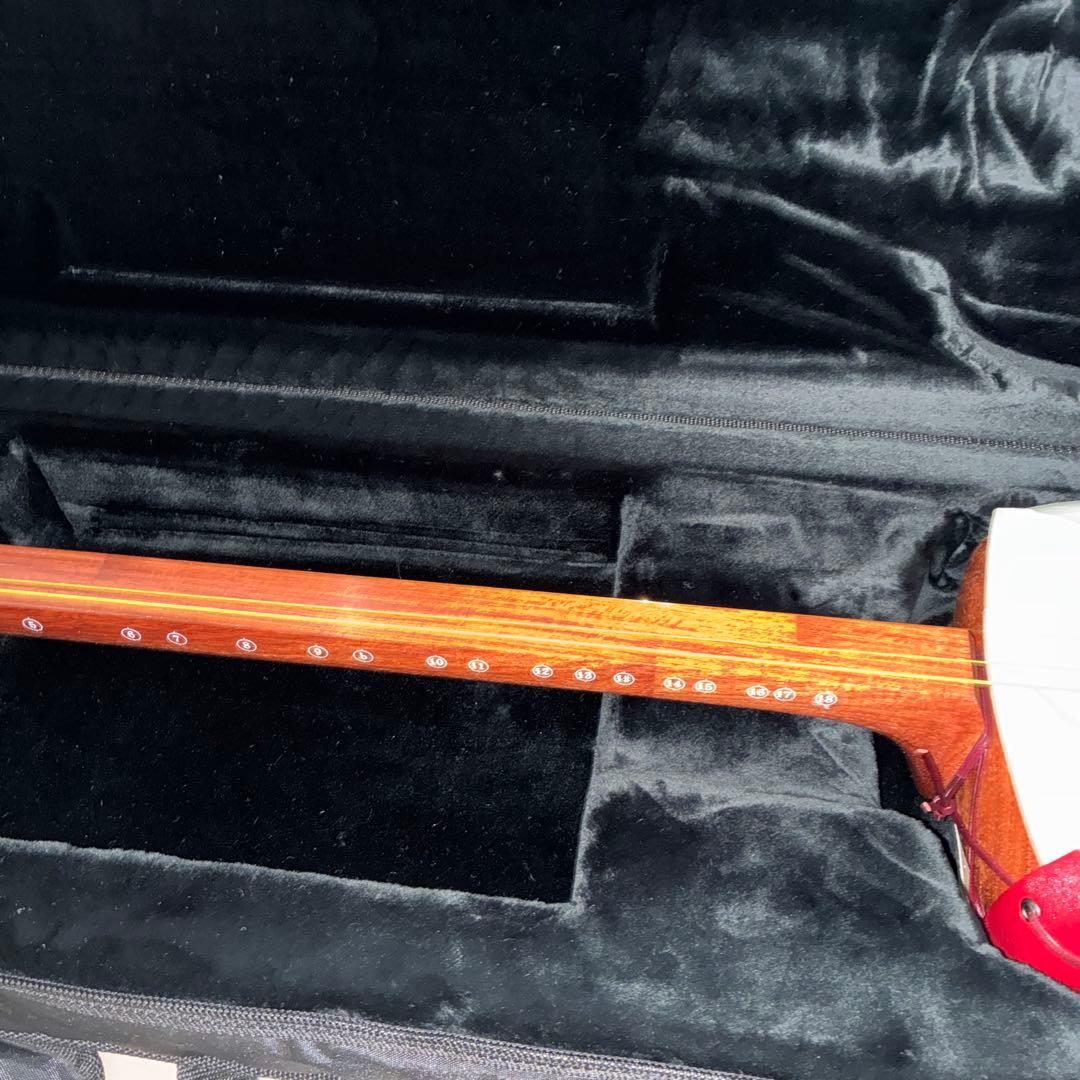 津軽三味線 金細 太棹 紅木 2本溝 綾杉彫り胴 和楽器 - メルカリ