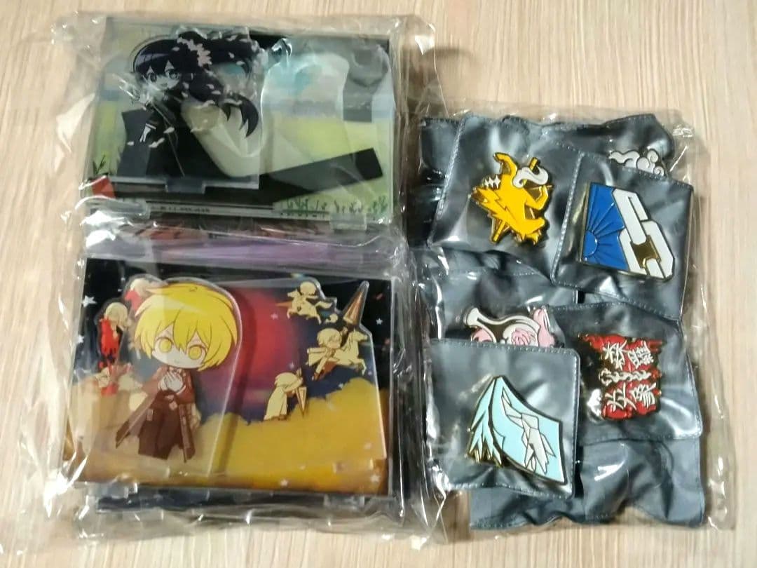 リンバスカンパニー Miliテーマアクリル6枚、ビンバッジセット12枚