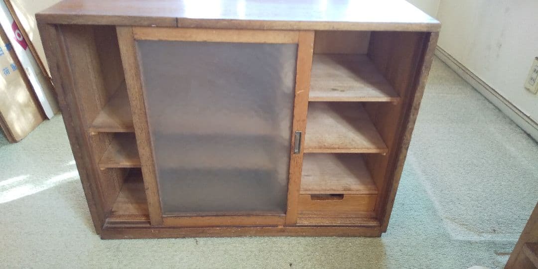 木製キャビネット ガラス扉付き 収納棚 左右計6棚 引出付 アンティーク