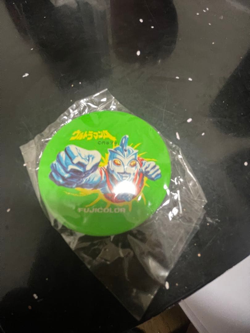 Fujicolor キャラクター 缶バッジ 仮面ライダー　ウルトラマン