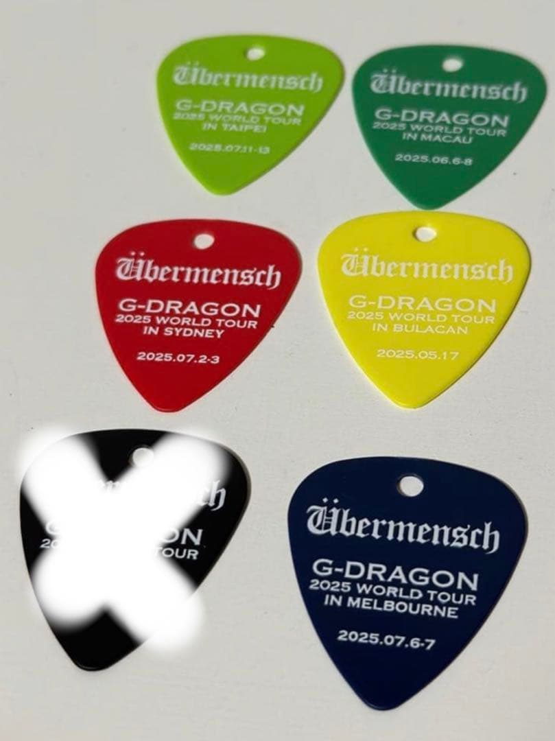 G-DRAGON 2025 WORLD TOURキーホルダー5枚セット値下げ不可 - メルカリ