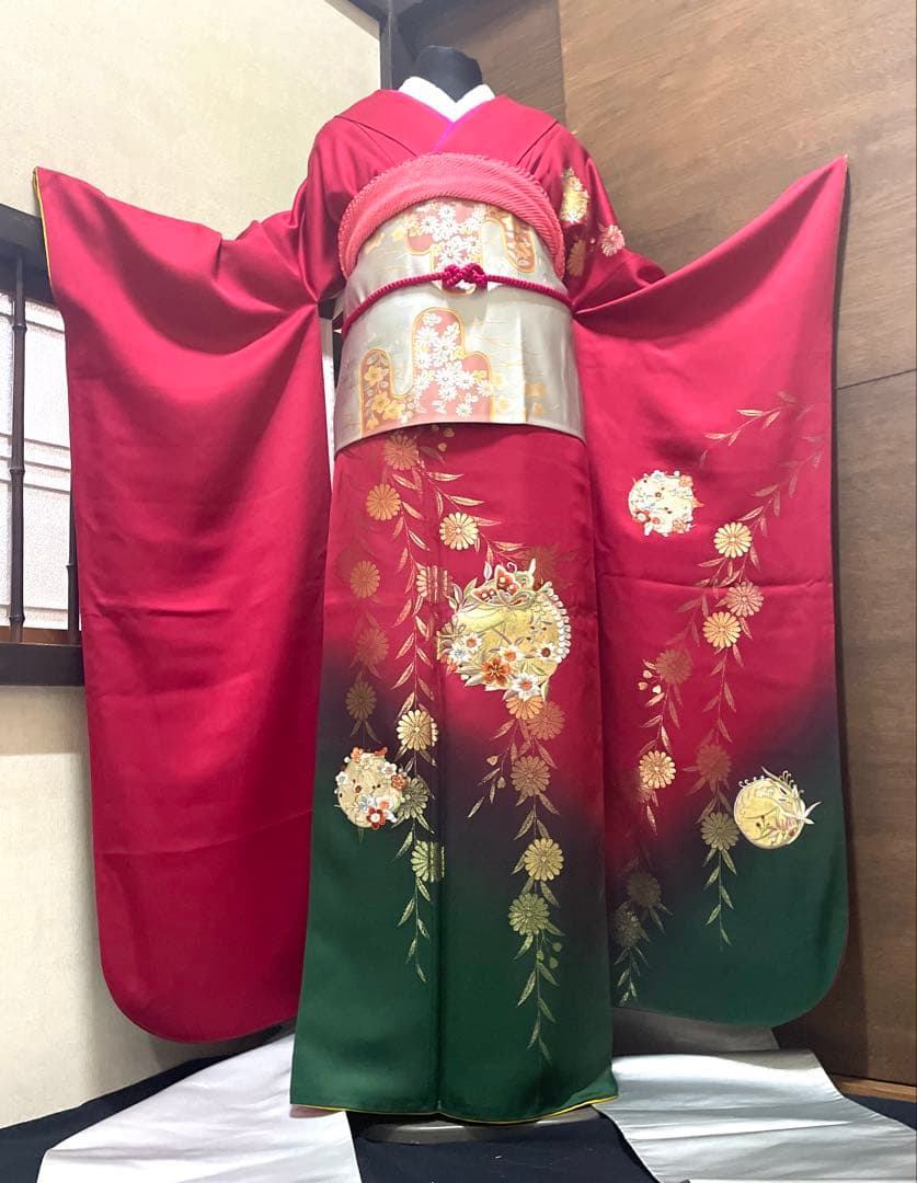 振袖 フルセット6点M〜Lサイズ赤と緑の花柄刺繍