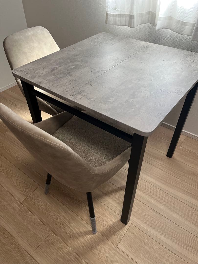 ダイニングテーブルセット　70cm×70cm 新品！！