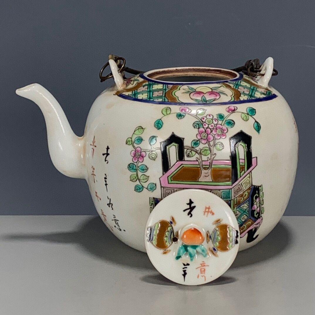 清代の同治 五彩粉彩博古図査義興鼎 花提梁やかん 急須
